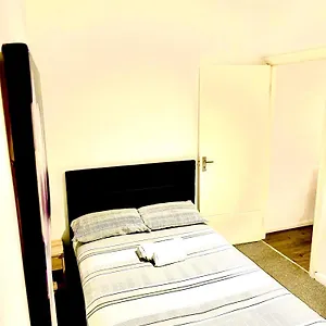 One Bed Flat In Central Apartamento