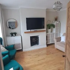 3 Bed In Heart Of Holiday home Cardiff